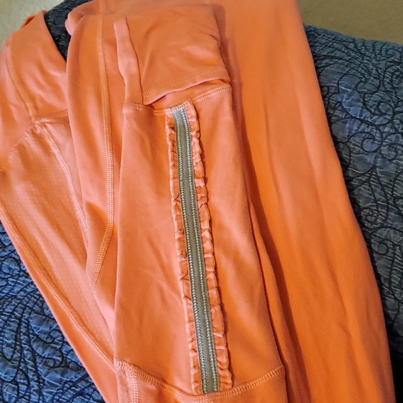 Lululemon Women's Running Half Zip Pink - Picture 5 of 5